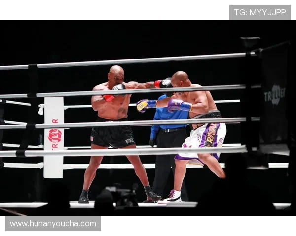 泰森与琼斯激战全程直播视频回顾及精彩瞬间分析