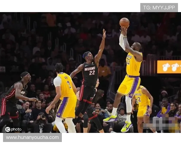 湖人对决热火精彩直播全程回顾与赛后分析尽在此处