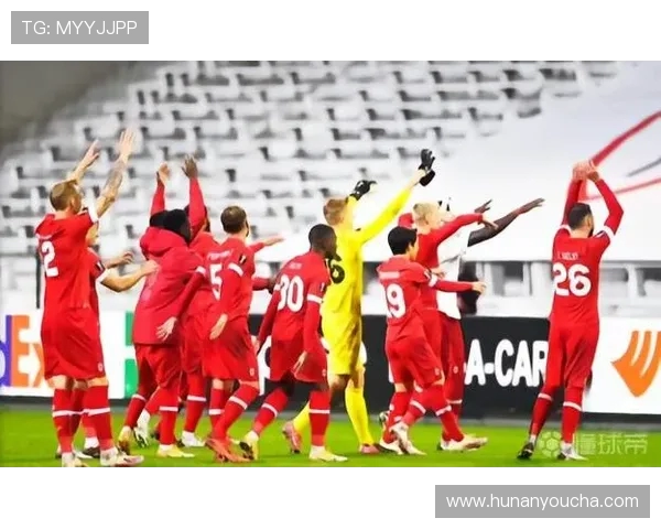 热刺迎战安特卫普期待精彩对决球迷热情高涨助威球队奋勇争胜