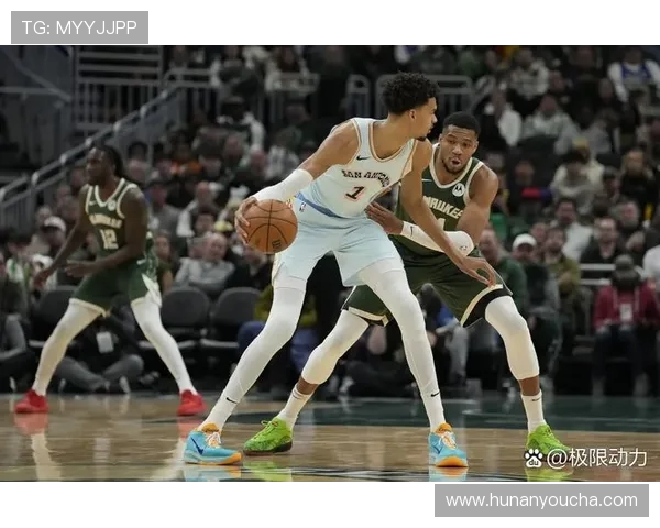 老鹰对决雄鹿字母哥垫脚事件引发热议与争议