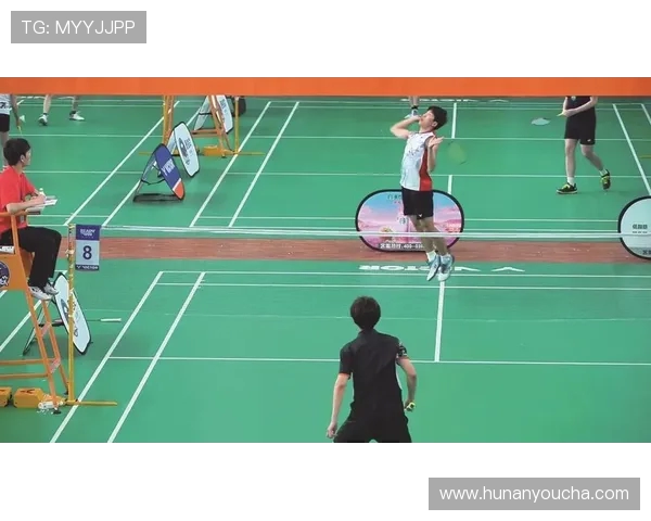 广州羽毛球队与武汉羽毛球队赛后复盘分析个人能力表现与战术对比